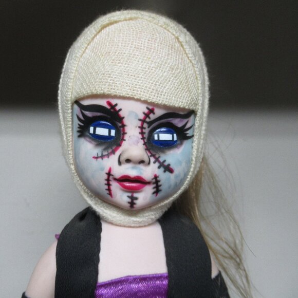 Mezco Living Dead Dolls 7 Deadly Sins- Vanity - Picture 10 of 10